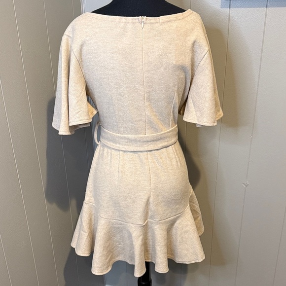 ZC Woman Medium Chic Beige Belted Mini V Neck Dress - Picture 4 of 6